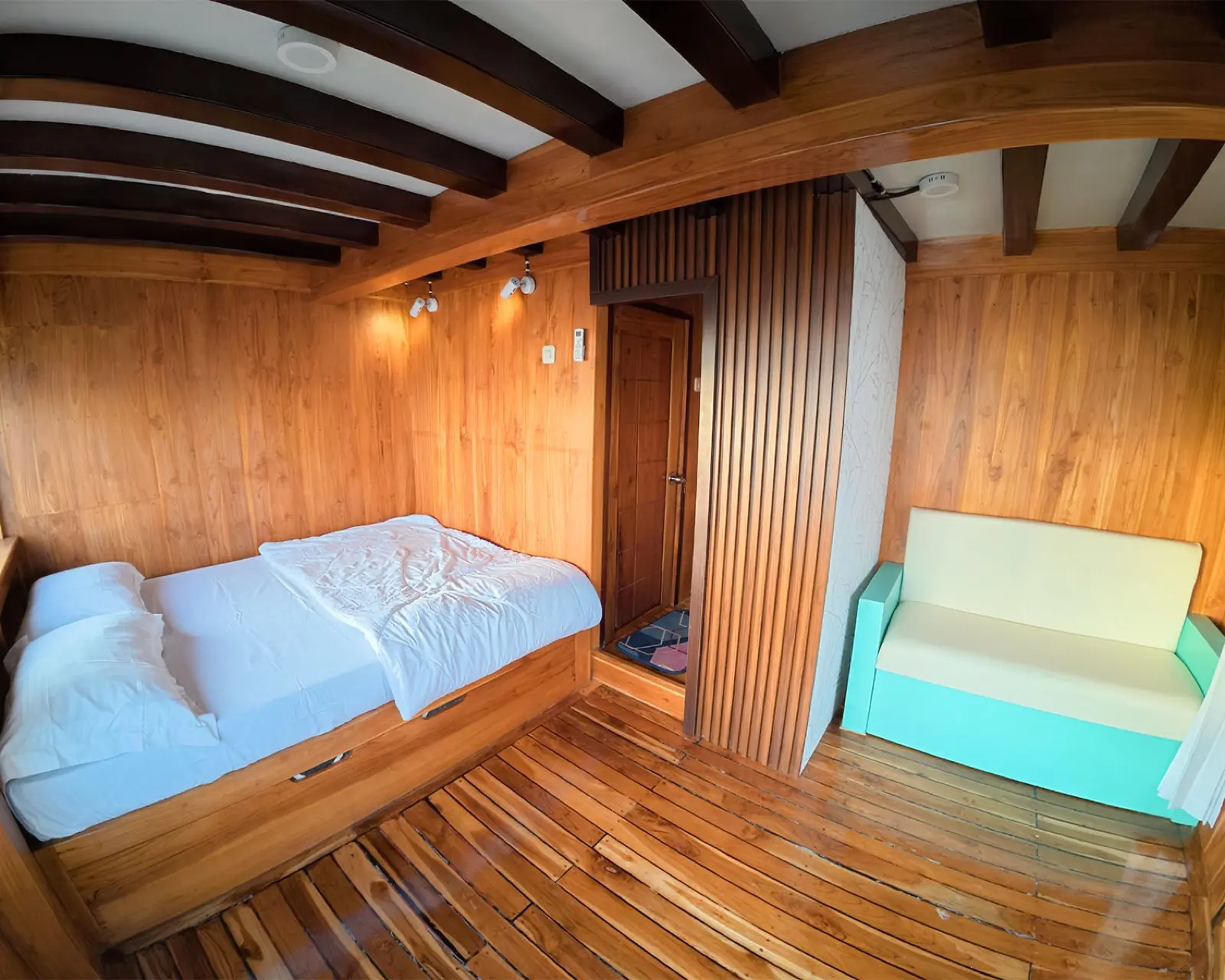 Senggigi Room on Alfatran 3