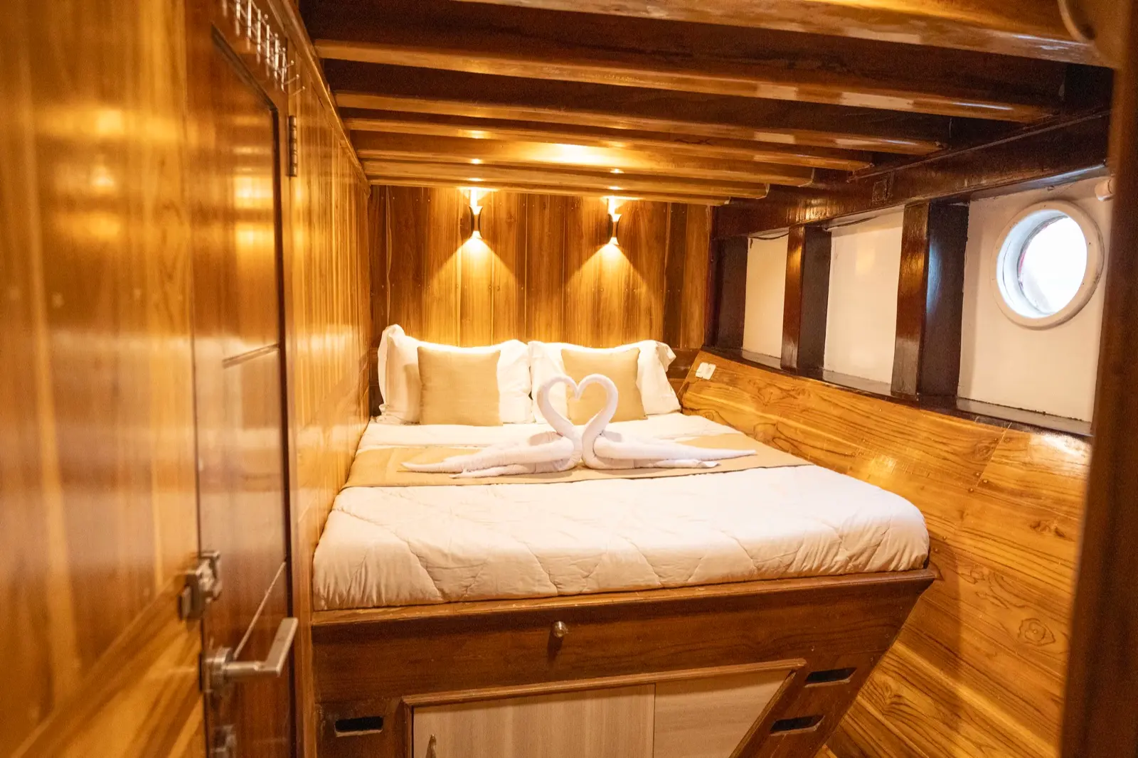 Superior Cabin 2 on Alfatran
