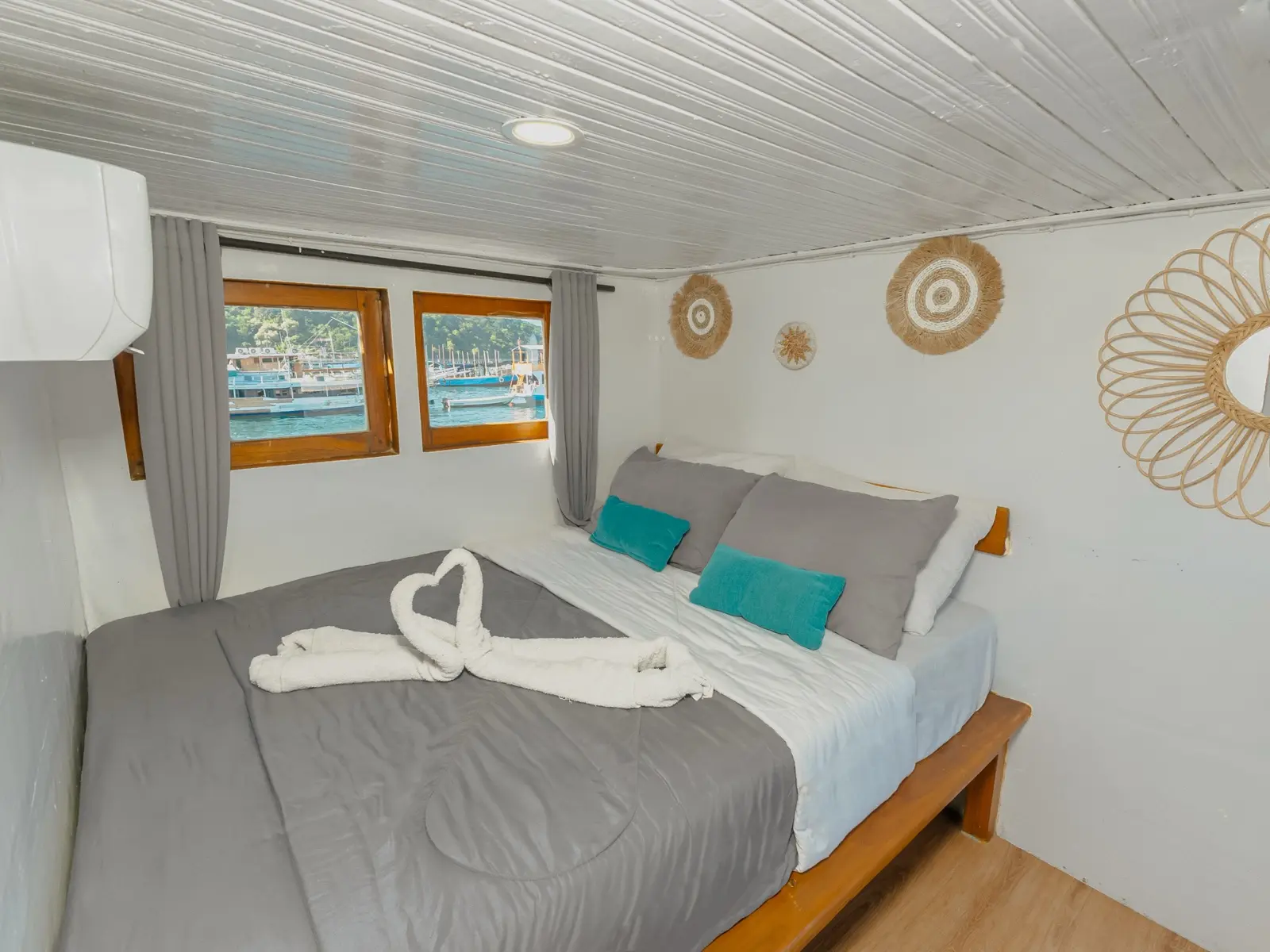 Private Cabin (Upper Deck) on Amore