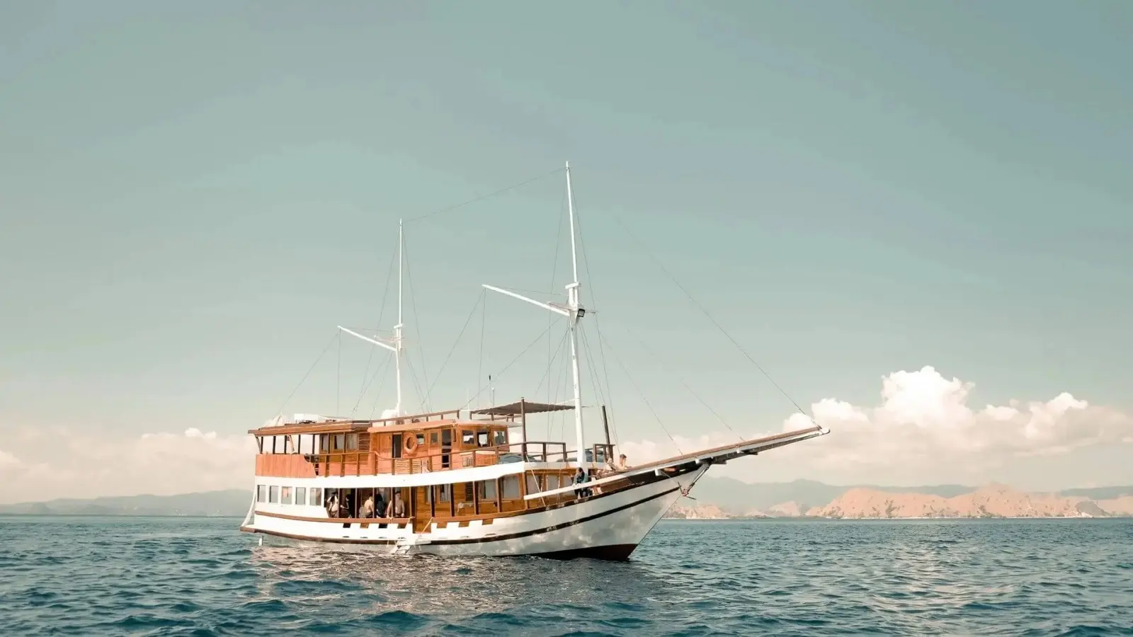 Amore — Amore Phinisi — Sailing Komodo