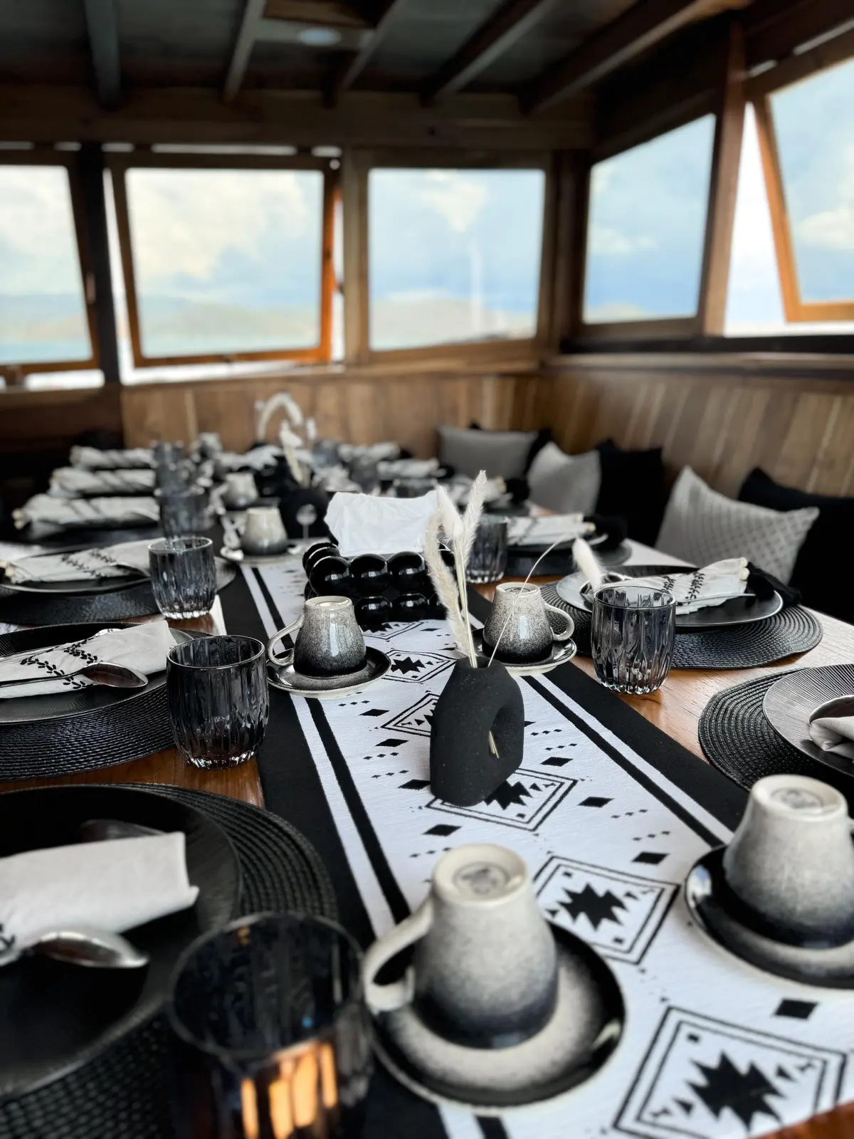 Blackbeard — dining room