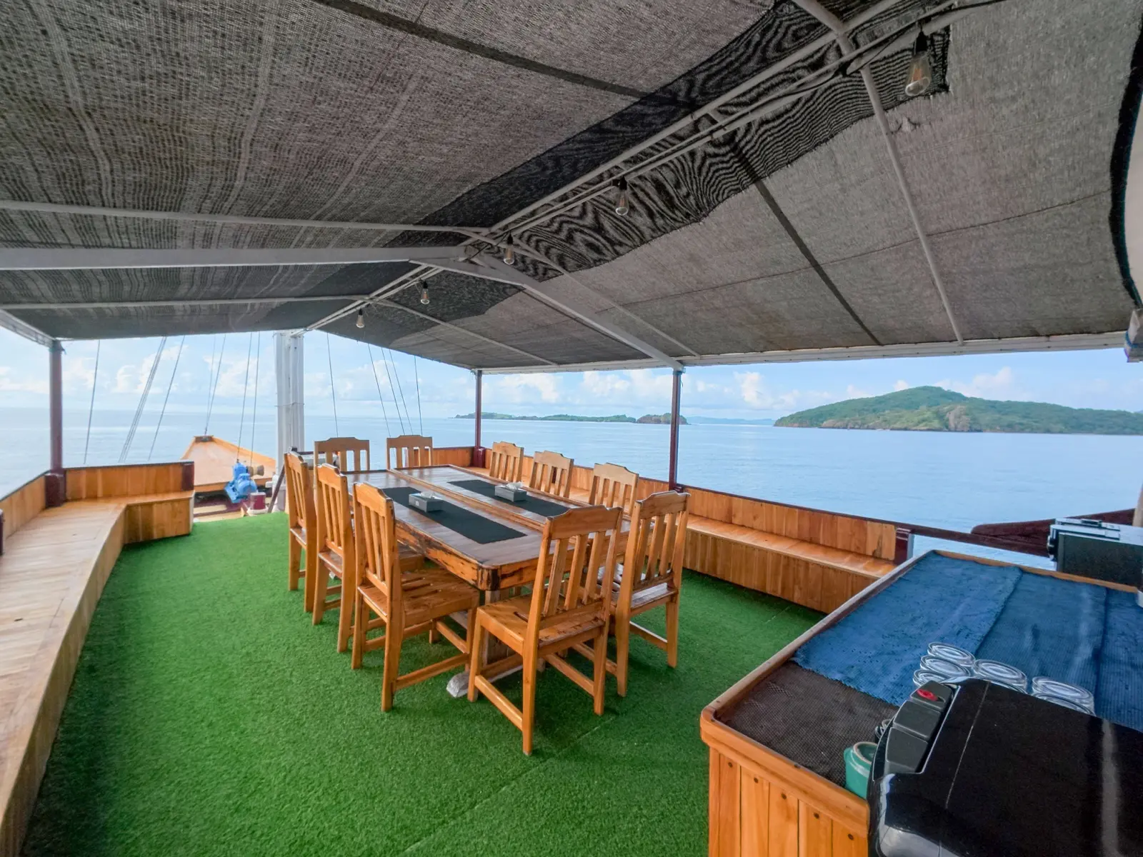 Hatira Hela — dining room