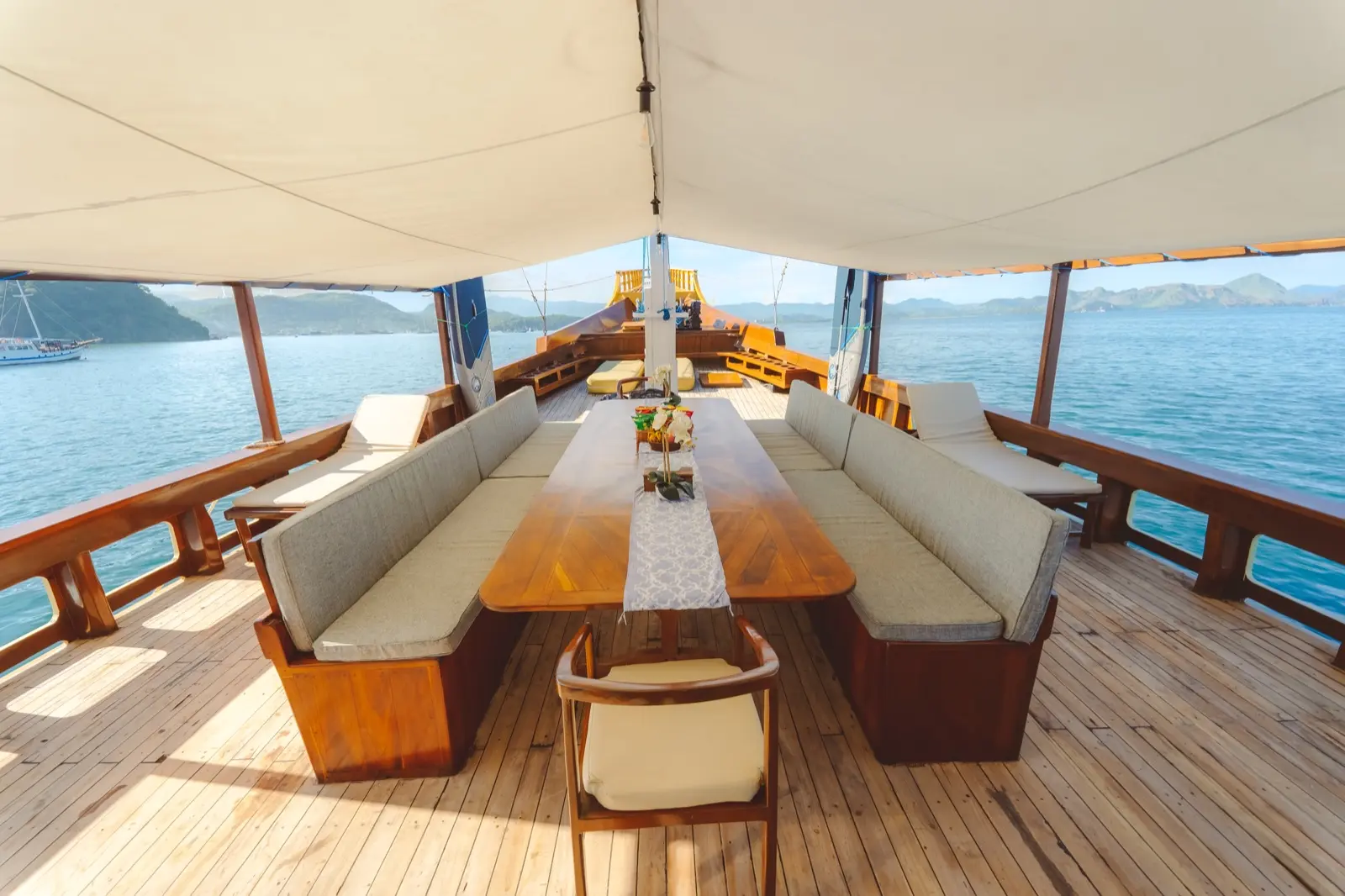 Lamborajo 2 — dining room