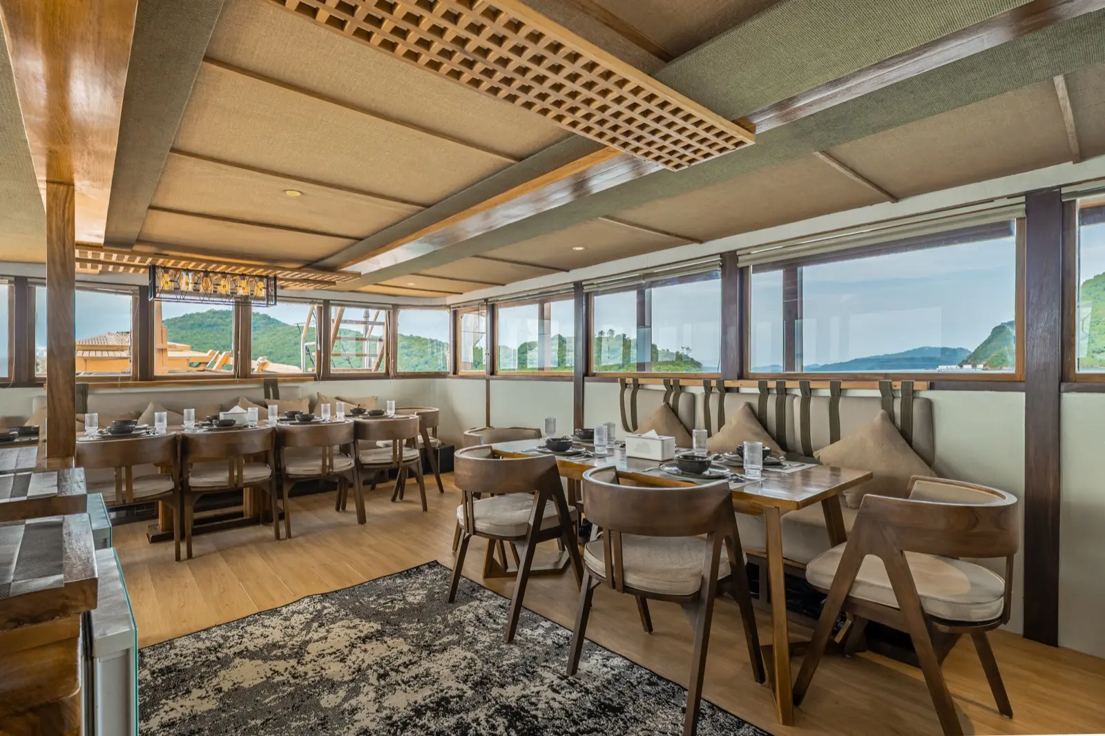 Marea — dining room