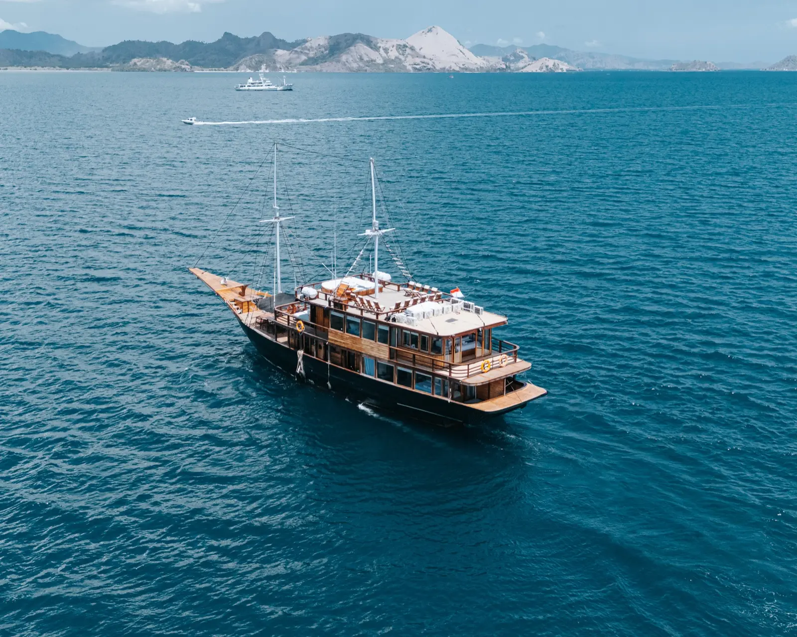 Marea — Marea Phinisi — Sailing Komodo