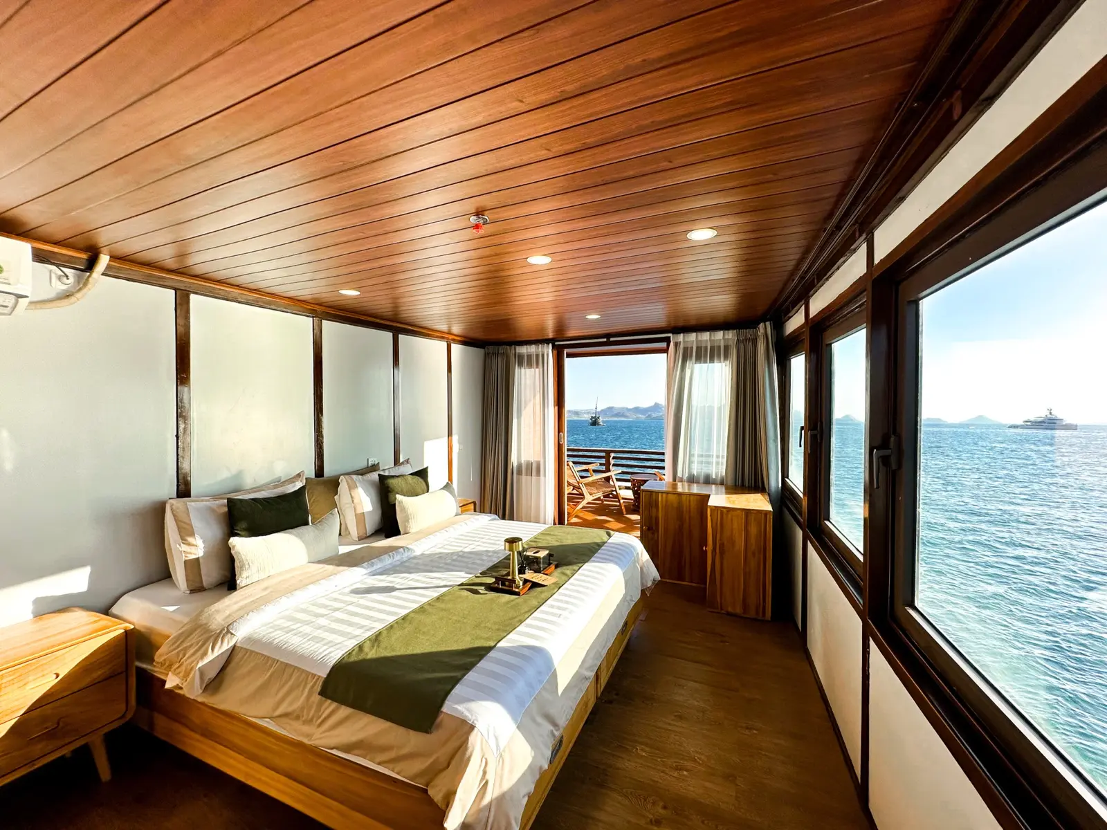 Master Cabin Mansard 2 on Neptune