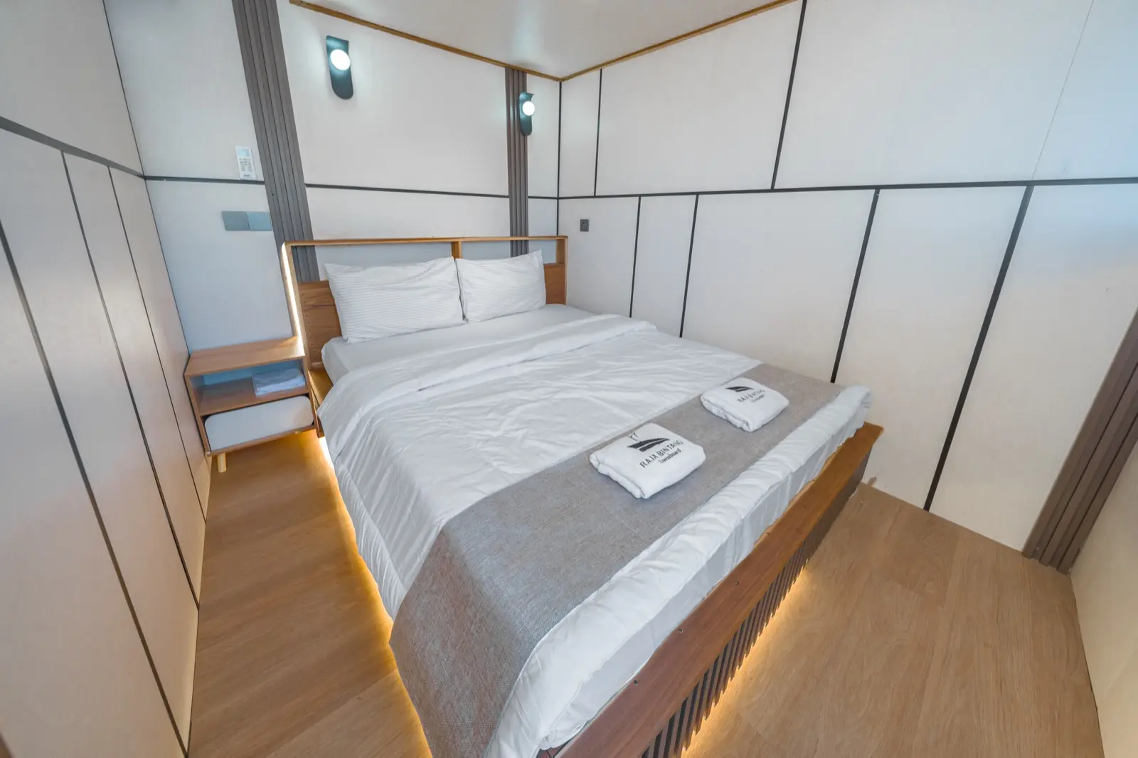 Superior Cabin on Raja Bintang 03
