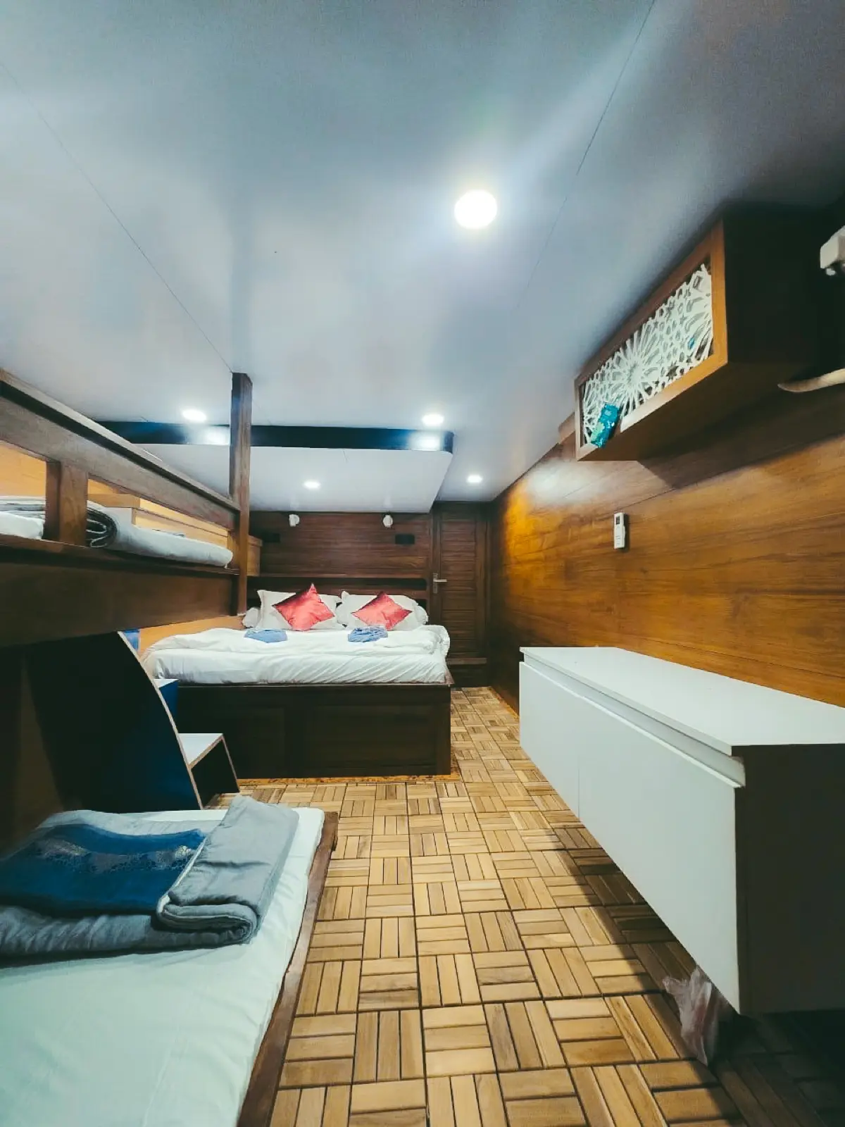 Manta Cabin on Solana
