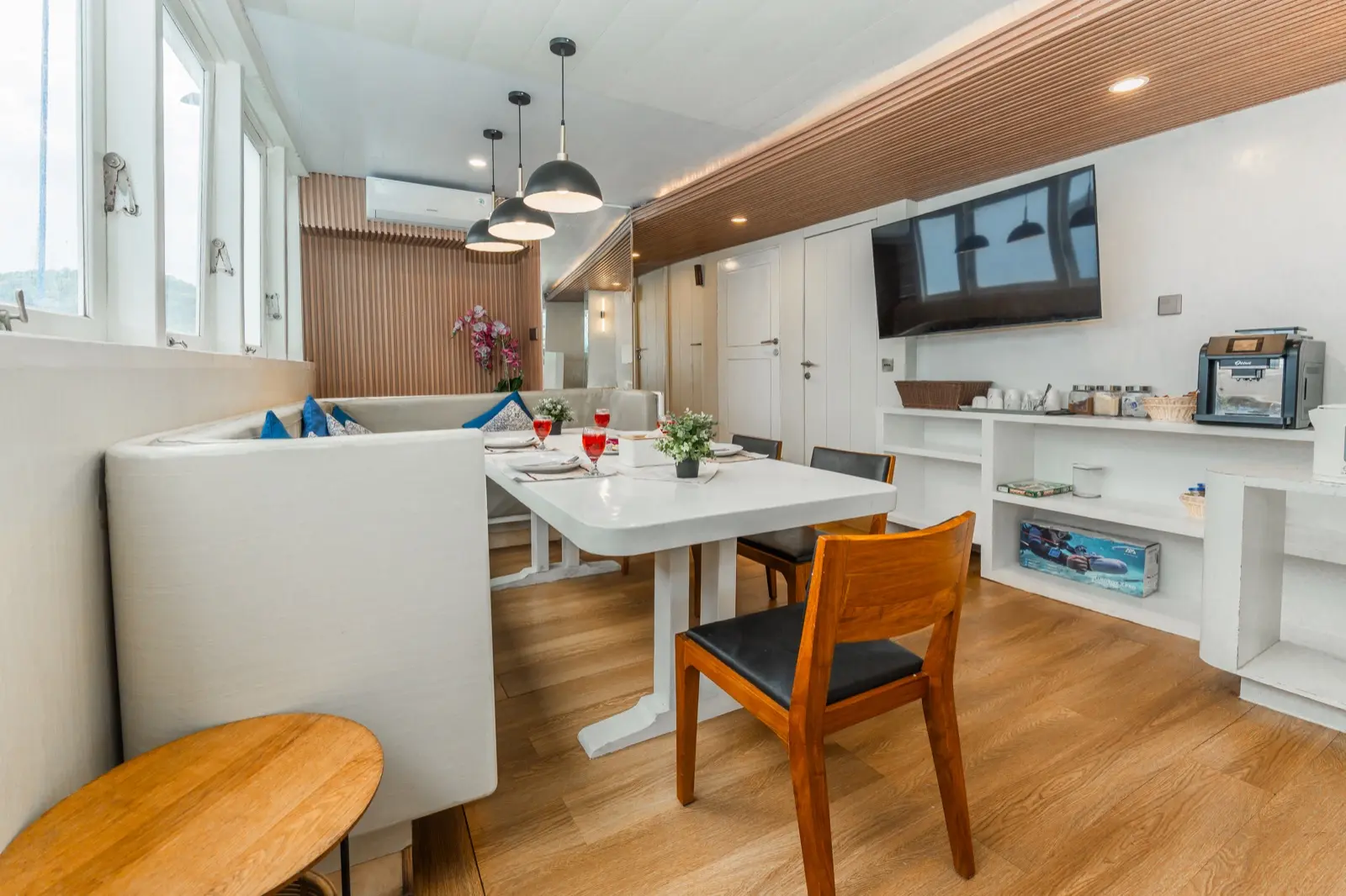 Tara — dining room